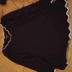 Cable & Gauge Scalloped Contrast Hem Knit